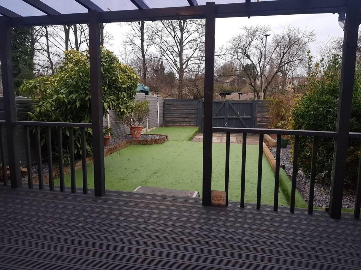 Bright 4-Bed House 15 Min To Manchester Centre Villa Bagian luar foto
