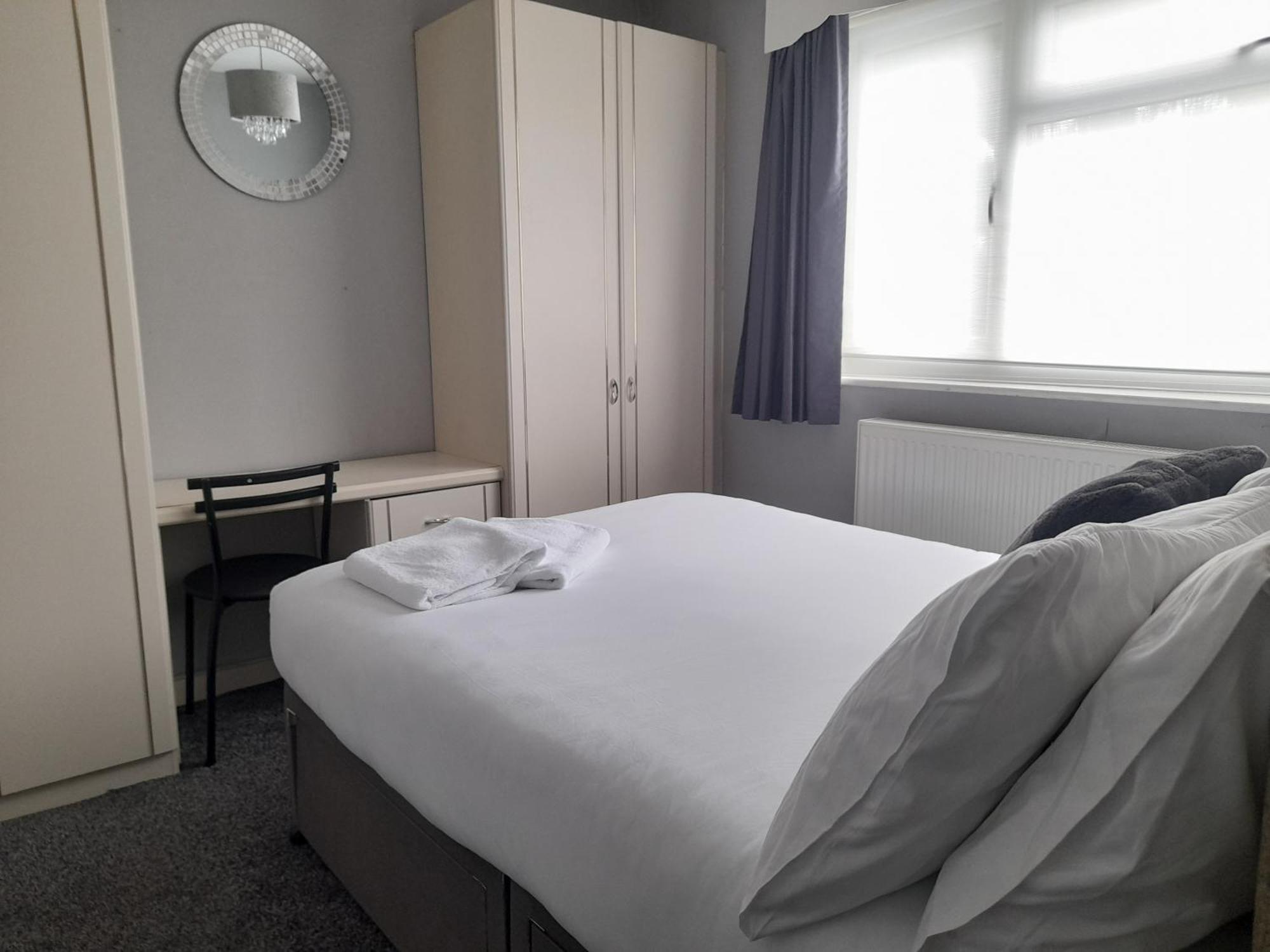 Bright 4-Bed House 15 Min To Manchester Centre Villa Bagian luar foto