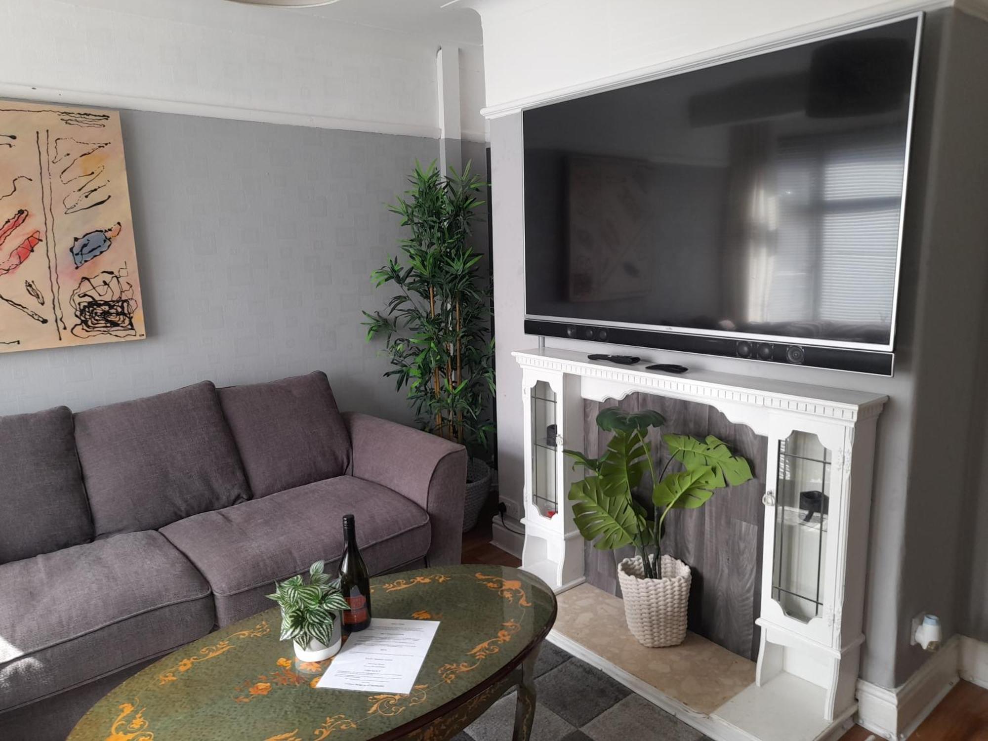 Bright 4-Bed House 15 Min To Manchester Centre Villa Bagian luar foto