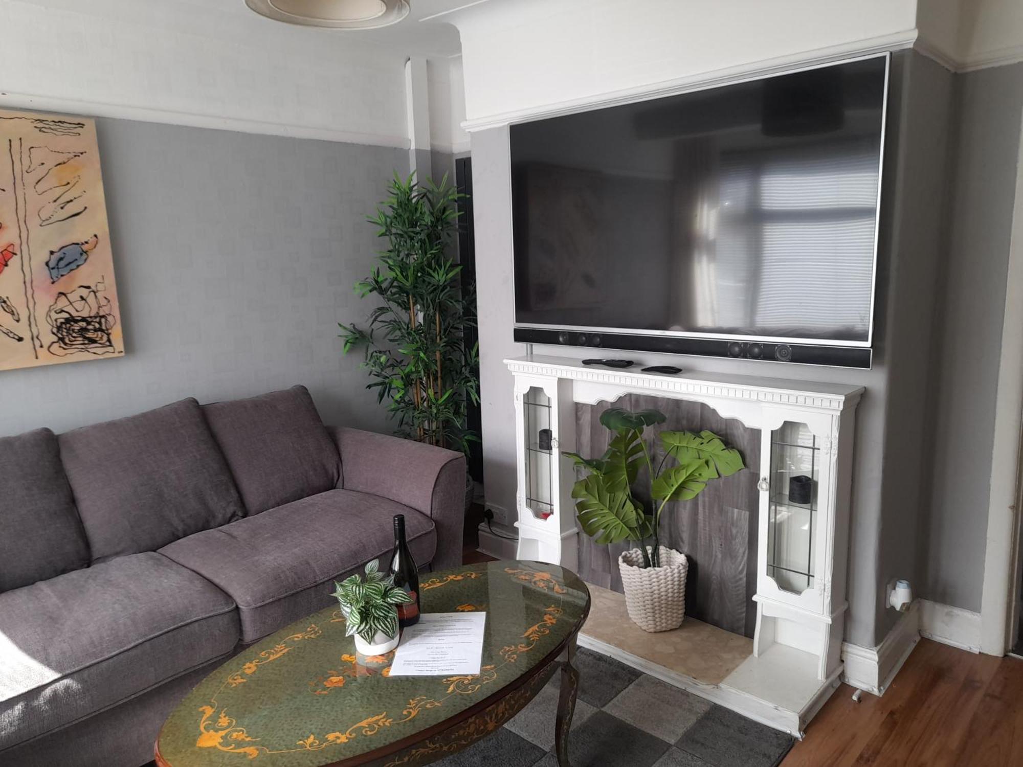 Bright 4-Bed House 15 Min To Manchester Centre Villa Bagian luar foto